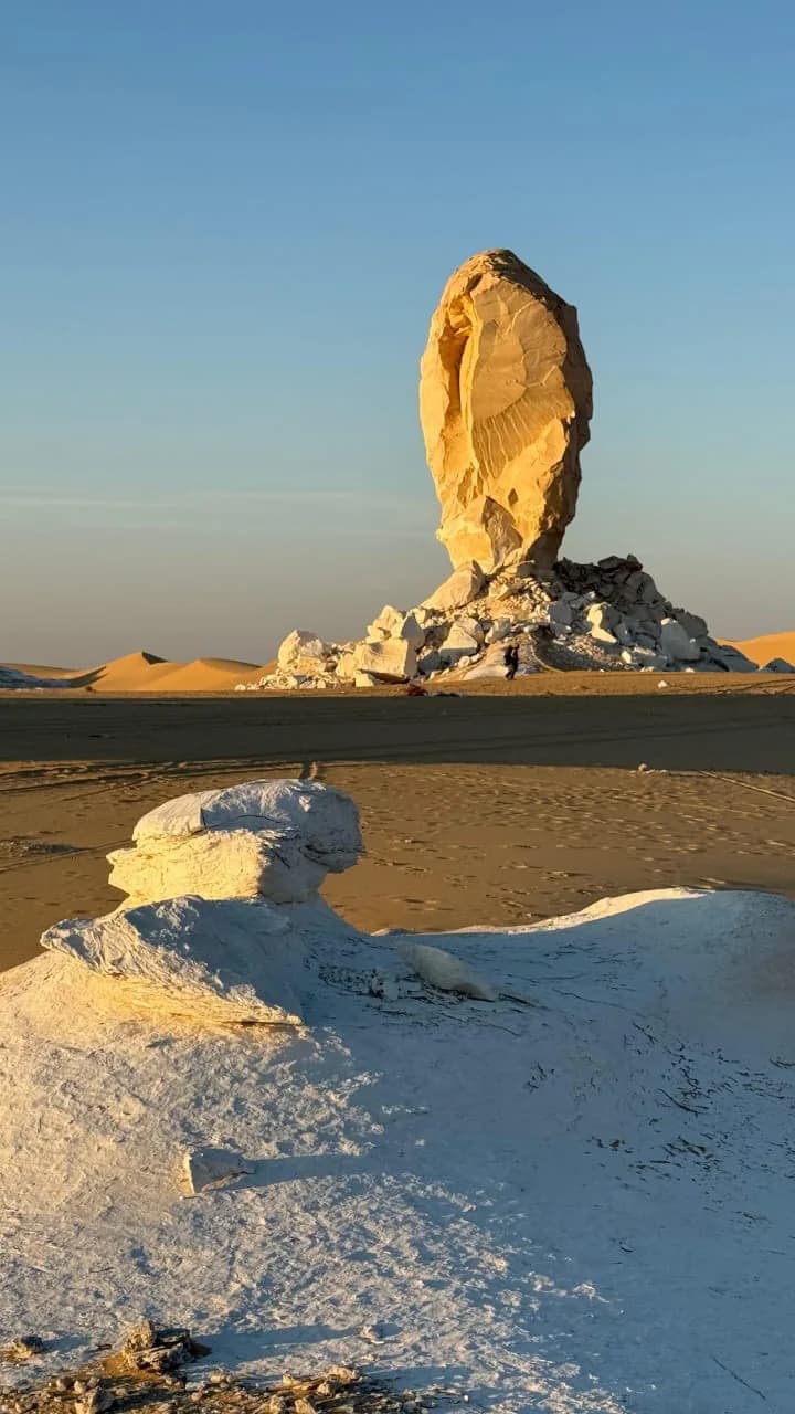 Bahariya Hotel & Camp · 3